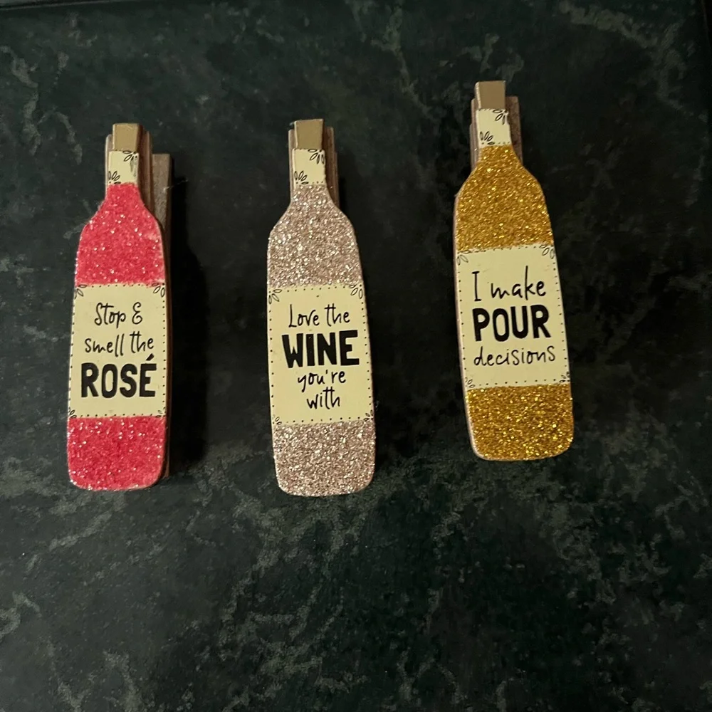 Wine clips.  lot of 3